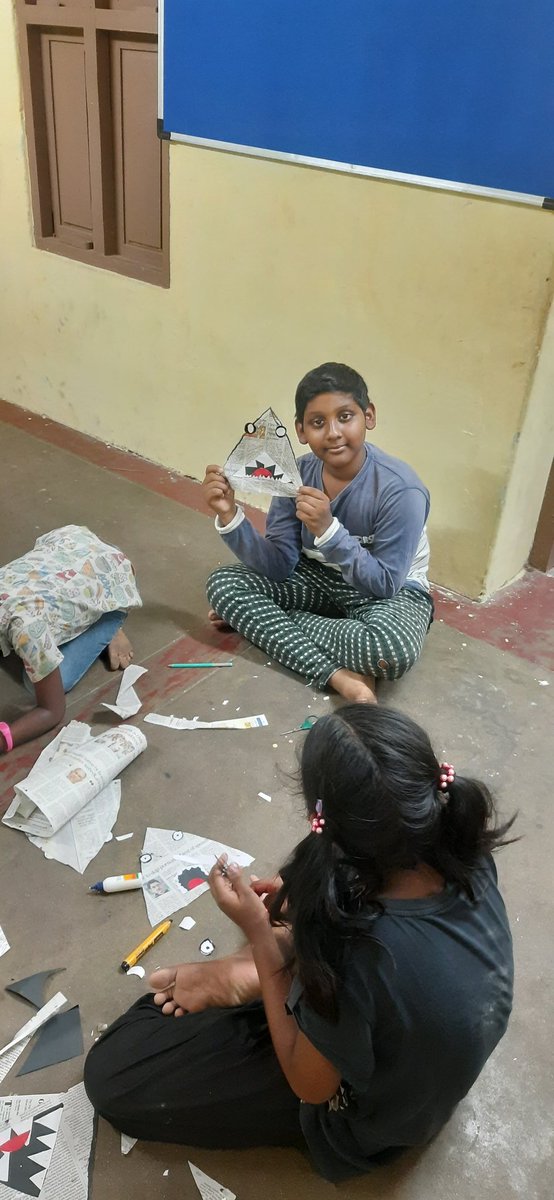 yellowbag_org's tweet photo. "In a world full of fish, be a shark"
Our student's shark craft Activity https://t.co/lrFApvupG0