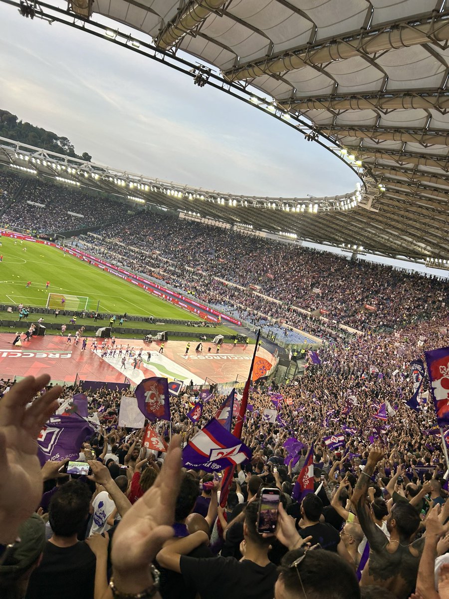 Commosso. Comunque vada, grazie per questo sogno. 💜

#Fiorentina #24maggio #FiorentinaInter #coppaitaliafrecciarossa