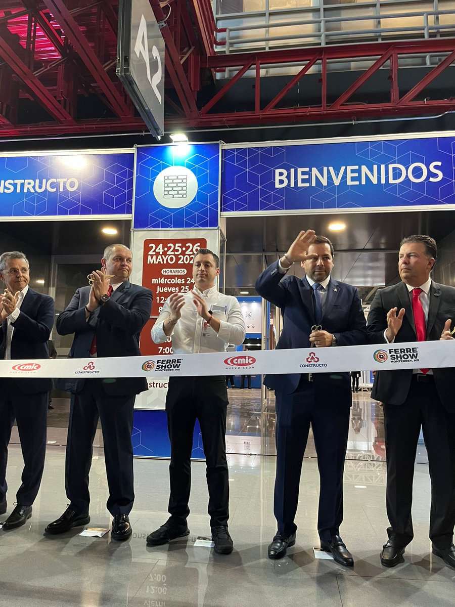 abugaberjose's tweet photo. Agradezco Roberto Macías @RobertoMaciasQ, pdte. de la @CMIC_NL, por invitarme a la inauguración de la 24 edición de #ExpoConstructo 2023.
También estuvieron Luis Donaldo Colosio @colosioriojas, alcalde de #Monterrey; César Yáñez, subsecretario de Gobernación; Alejandro Palacios, pdte. del Consejo Consultivo de la #CMICN, y Gonzalo Escámez, dir. gral. de @cintermexmty.