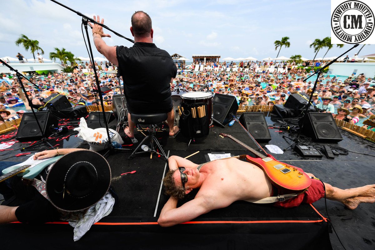 Being a musician is not always the toughest job. Frankie and Mark Bryan from @HootieTweets stretch out while Fred works the crowd at @hootiefest.