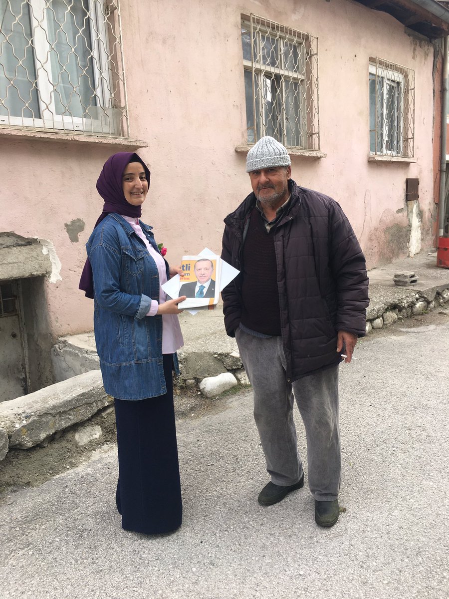 AK Parti İl Kadın Kolları Başkanımız Zeliha Erdoğan Bağcı ve Yönetim Kurulu Üyeleri ile birlikte bugün çatkapı ziyaretler yaptık.
<a href="/zlherdoganbagci/">zelihaerdoganbagci🇹🇷🇹🇷</a> <a href="/AlimNuran/">nuran alim</a> <a href="/kubra4kardes/">Kübra Dörtkardeş</a> @Bayramburdur <a href="/profademkorkmaz/">Adem Korkmaz</a> <a href="/mustafaozboyaci/">mustafa özboyacı 🇹🇷</a> <a href="/okannhuseyin/">Hüseyin Okan</a>