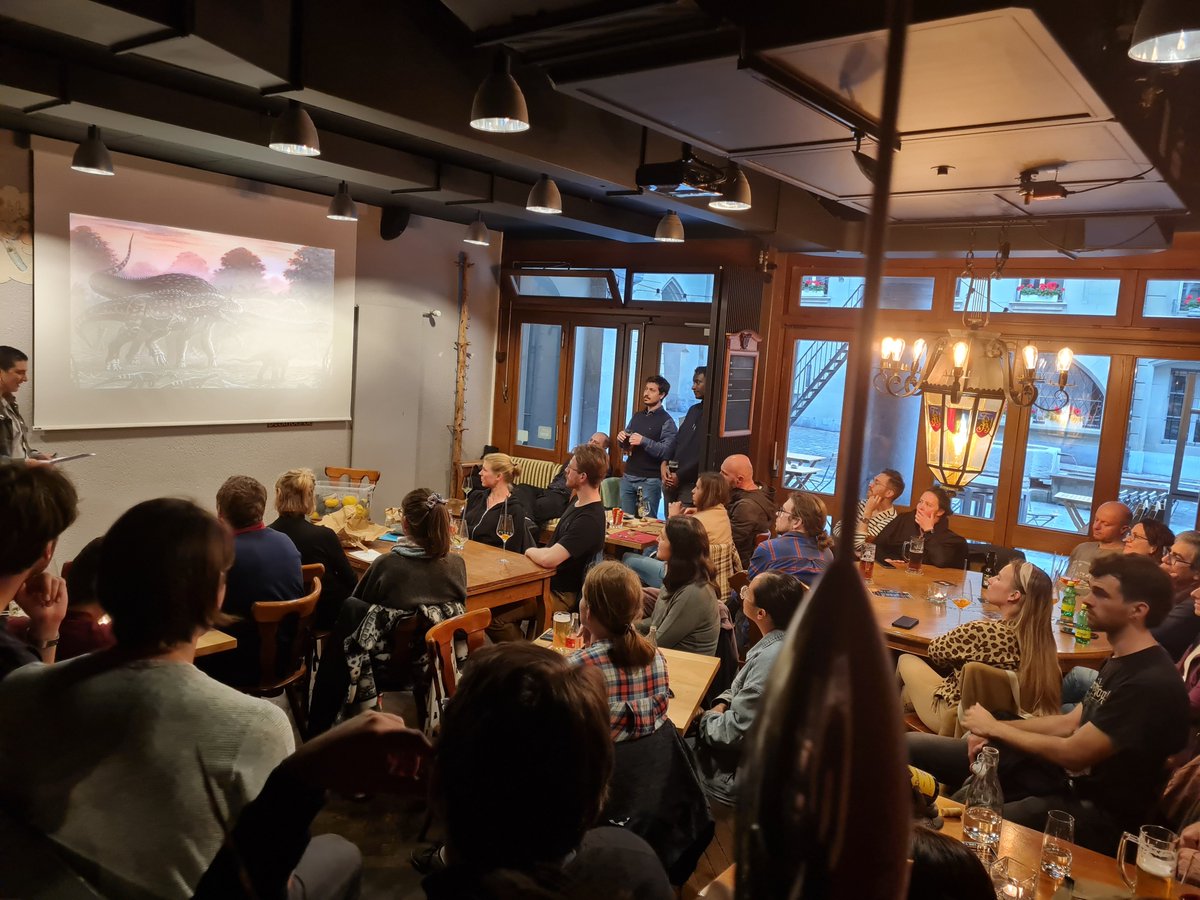 MathildeChopy's tweet image. So happy to hear about plant science tonight 🌱😍@pintofscienceCH @CirsiumFerox @MichaelRaissig