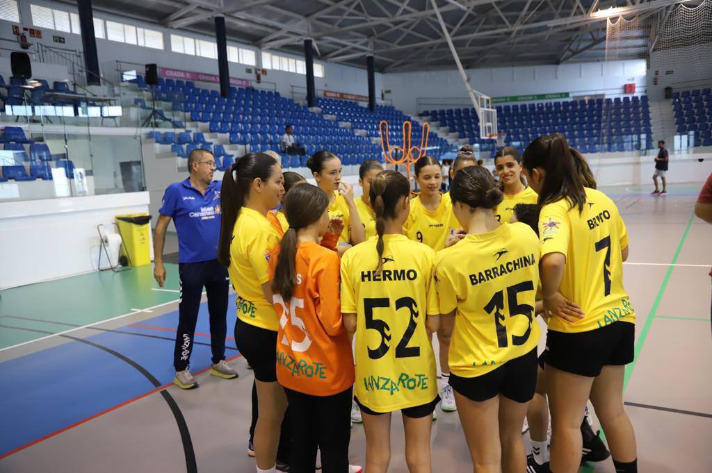 ❤️ El pabellón municipal acogerá la final del Campeonato de Balonmano de España

🤾🏽‍♀️ Las pequeñas grandes guerreras infantiles del @cbptodelcarmen  que participarán en la fase final del Campeonato de España ¡¡Felicidades y suerte a las campeonas‼️

🌹✊ Tías en Buenas Manos