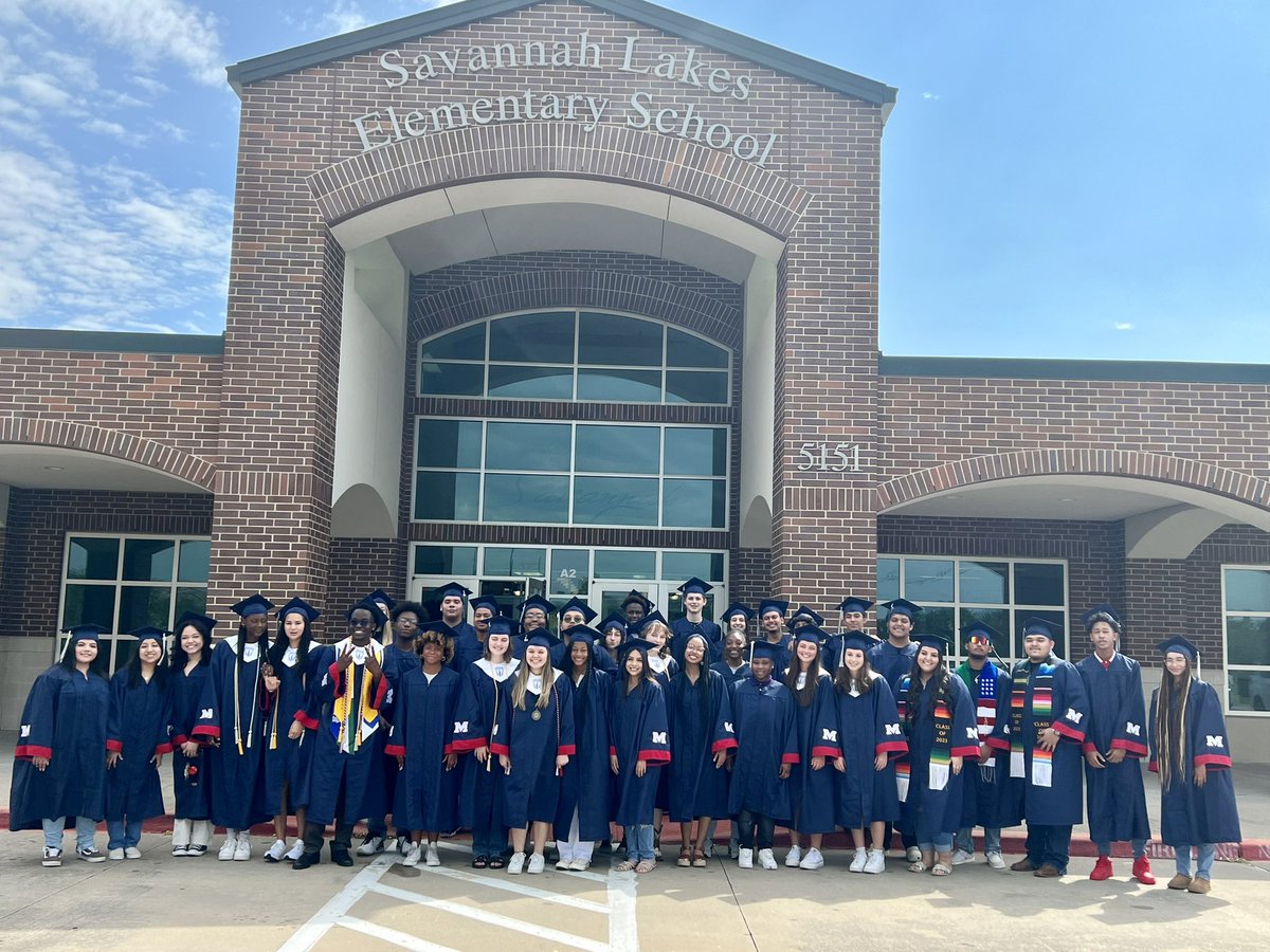 MandiJaramillo's tweet photo. I loved ๐ฅฐ seeing my former @SLESuns 2nd graders walk through our halls today as @ManvelHS seniors! I am so proud of all their accomplishments! #shineon #onceasunalwaysasun https://t.co/4SIPskGG1u