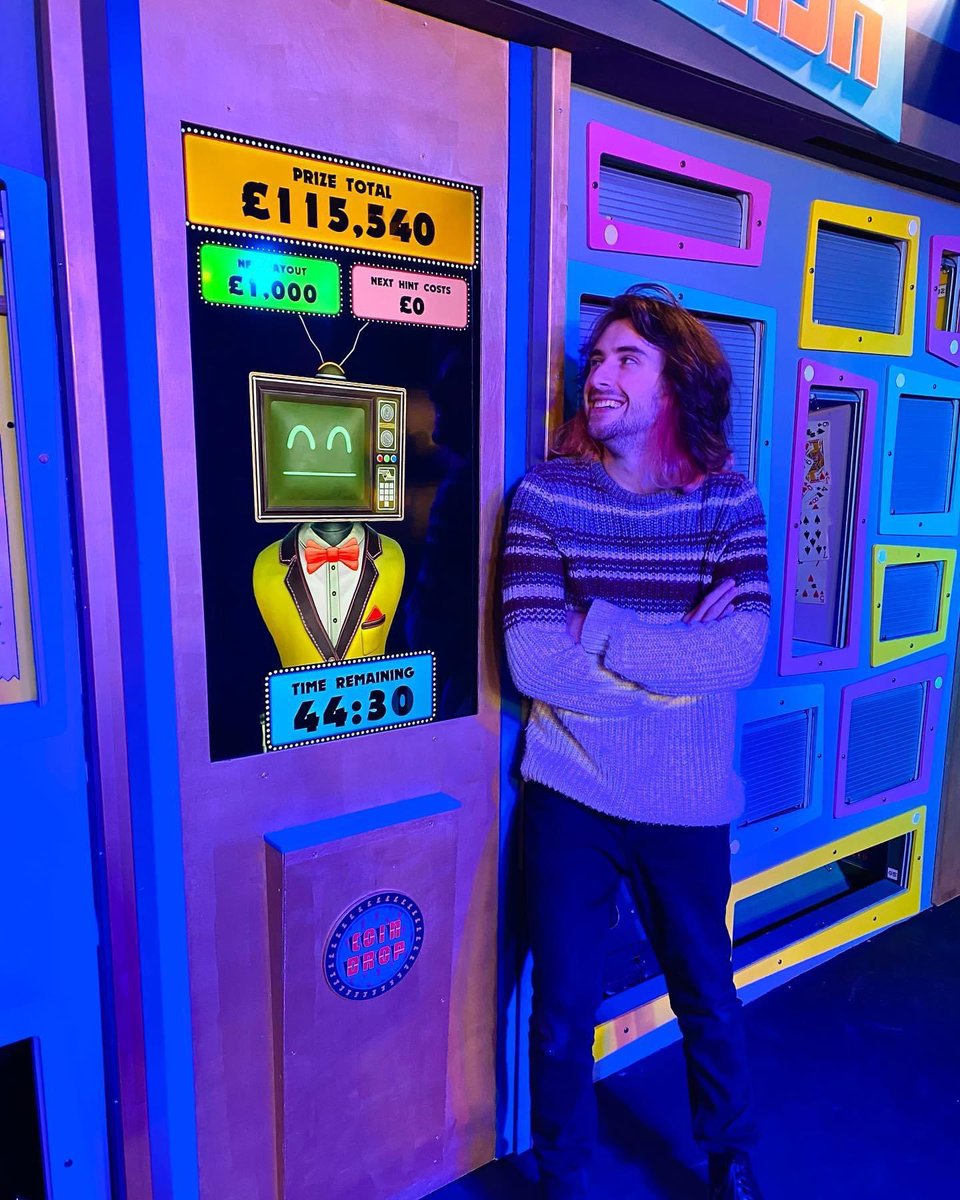 Two truly electric reunions…🥹🫶🏼

Our AI TV Gameshow Host, Rich Goldman, reunited with his creators… 📺🖤🔌⚡️

The insanely talented <a href="/paul_hayes/">Paul Hayes</a> and <a href="/EllisCarter3D/">Ellis Carter 🐸💞🎨🤖</a> got to see their hard work in-play, after months of cleverly designing, 3D-modelling and programming!! 🔧🎬🎥🖲️⚡️