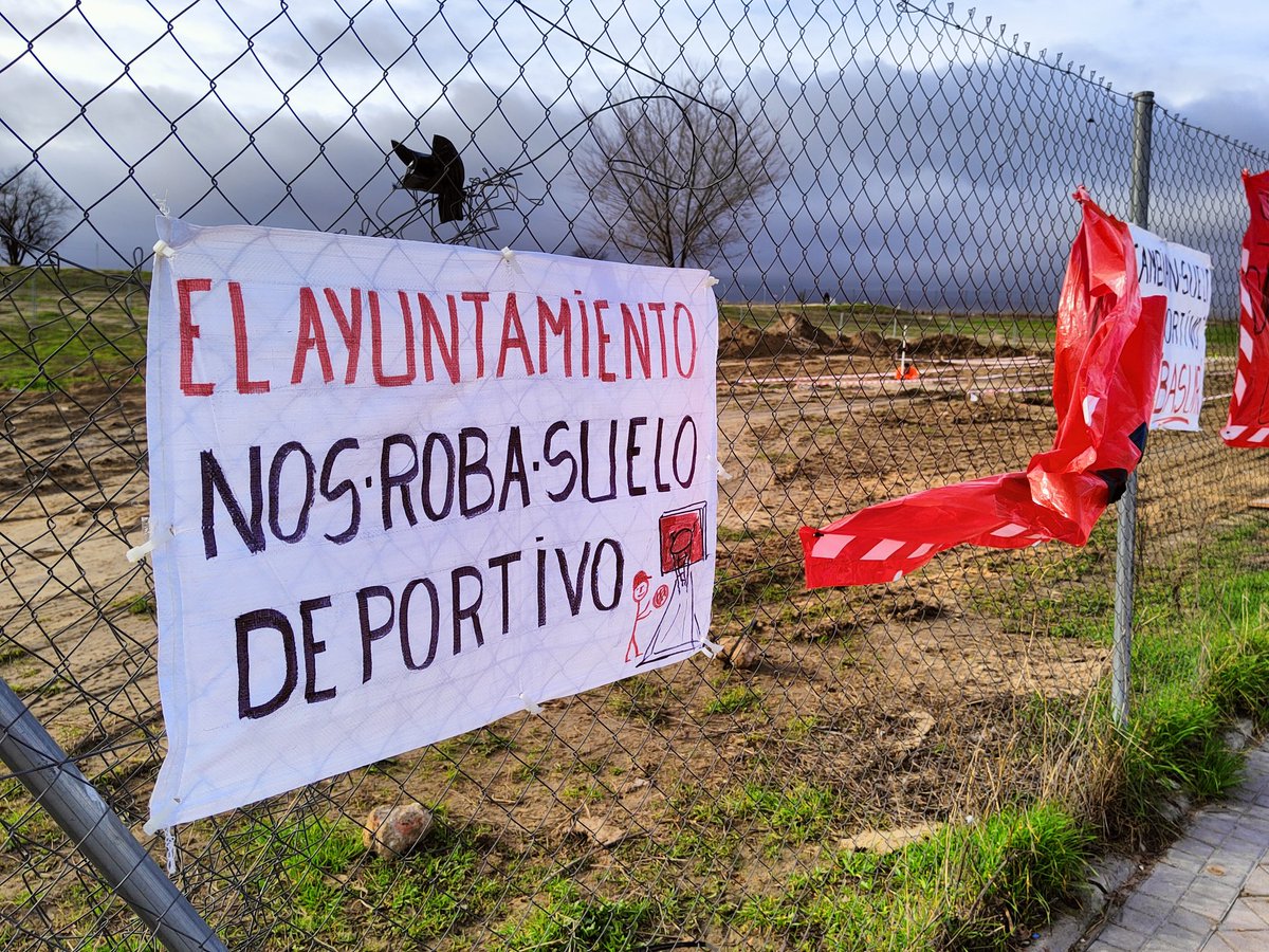Los cuatro plenos que hemos ganado en las instituciones y la continuación de las obras del vertedero de Sinfonía, si que son un duro golpe a la libertad de expresión y a la mismísima #Democracia <a href="/ArucaGomez/">Aruca Gómez</a>.

👇🏻👇🏻👇🏻