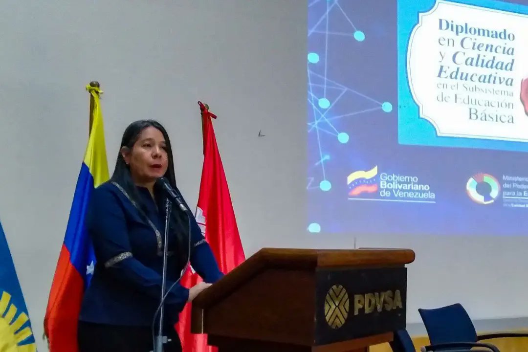 *¡Comprometidos con la transformación educativa!*

Con el lanzamiento del Diplomado en Ciencia y Calidad Educativa del Subsistema de Educación Básica, los y las docentes zuliianos/as asumen el compromiso de ser constructores de la educación del futuro.