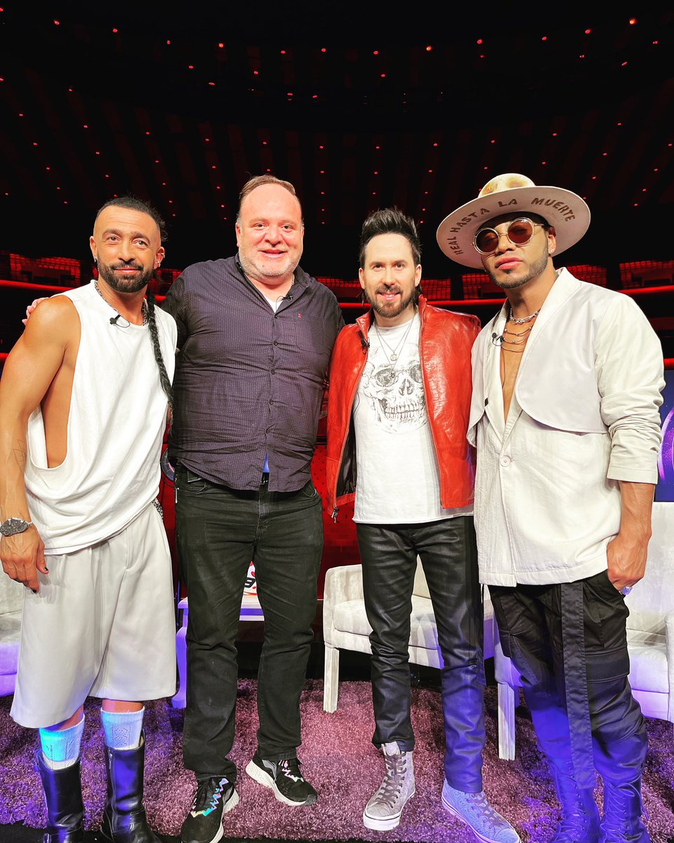 OyeGustavoTello's tweet photo. Habemus entrevista con @CamilaMX!! 

Vayan a darle amor 🧡 aquí 👉🏻👉🏻 https://t.co/2LUq42FUBX

❤️ si te encanta su música 
RT🔁 si quieres ir a su concierto! https://t.co/iRYVKjTQVk