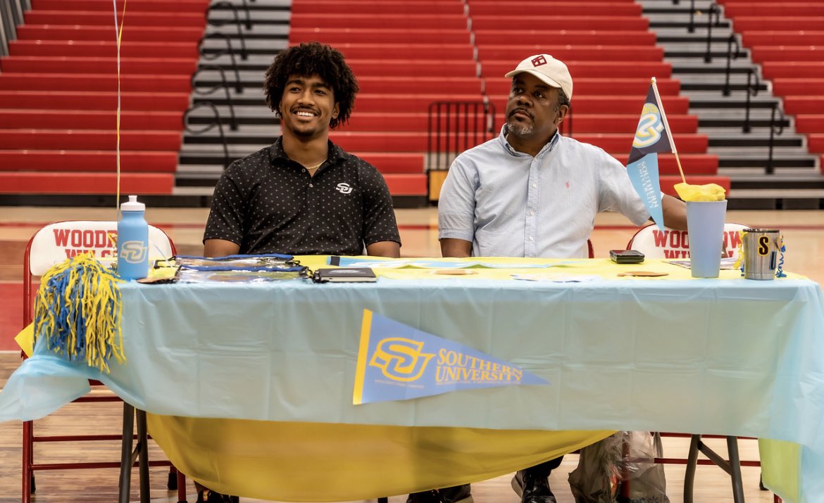 With #AGTG, I am blessed to announce that I will be furthering my academic and athletic career at Southern University. #PWO 

Thank you to my family and Coach Dooley for this amazing opportunity. 
<a href="/EricDooley80/">Eric Dooley</a> @Gdavidson1911 <a href="/WoodrowFootball/">Woodrow Wilson Football</a> #Geauxjags
