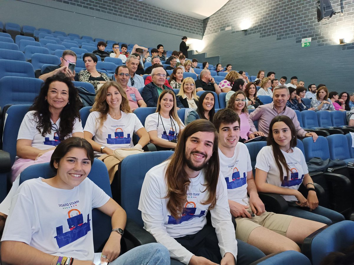 ENCAMINA's tweet photo. Mucha emoción en la final de #DesafíoSTEAM!! A tope con el equipo I.E.S Merello- #ENCAMINA y su proyecto de generación de energía, que ya ha llegado a la ronda final!! Seguiremos informando! 😍 https://t.co/GxYdHdMBBF