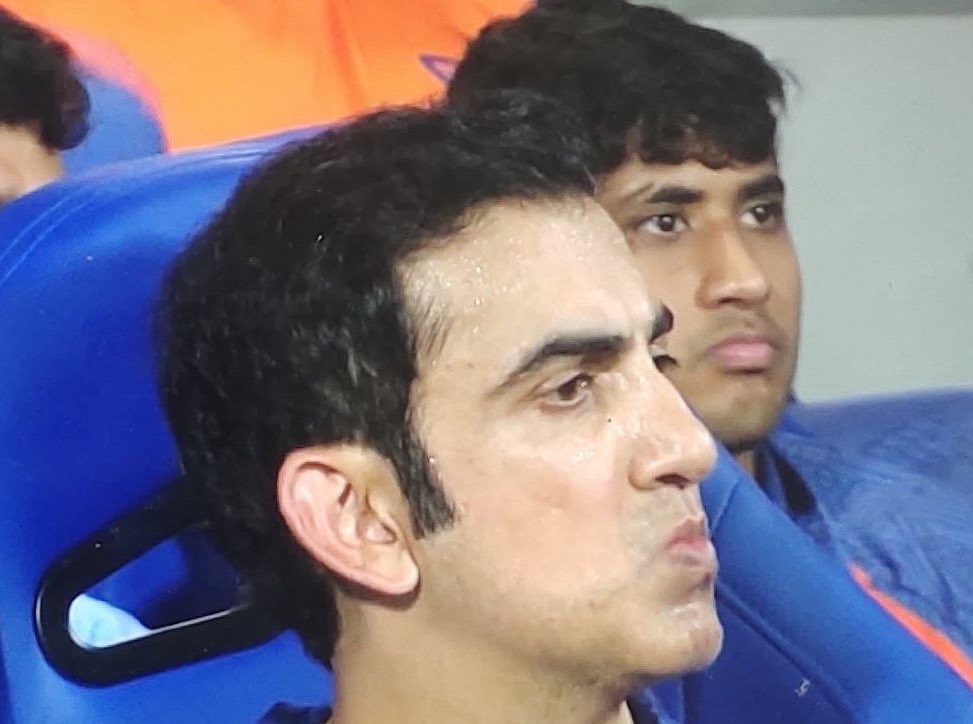 He was silencing Chinnaswamy crowd and ended up getting silenced himself. What goes around comes around Gautam Gambhir!