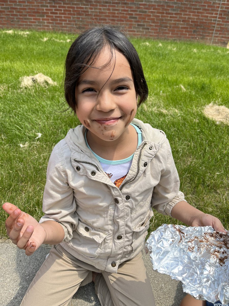 Our solar s’mores were a success! (And a mess.) 🍫 #WarrenWill