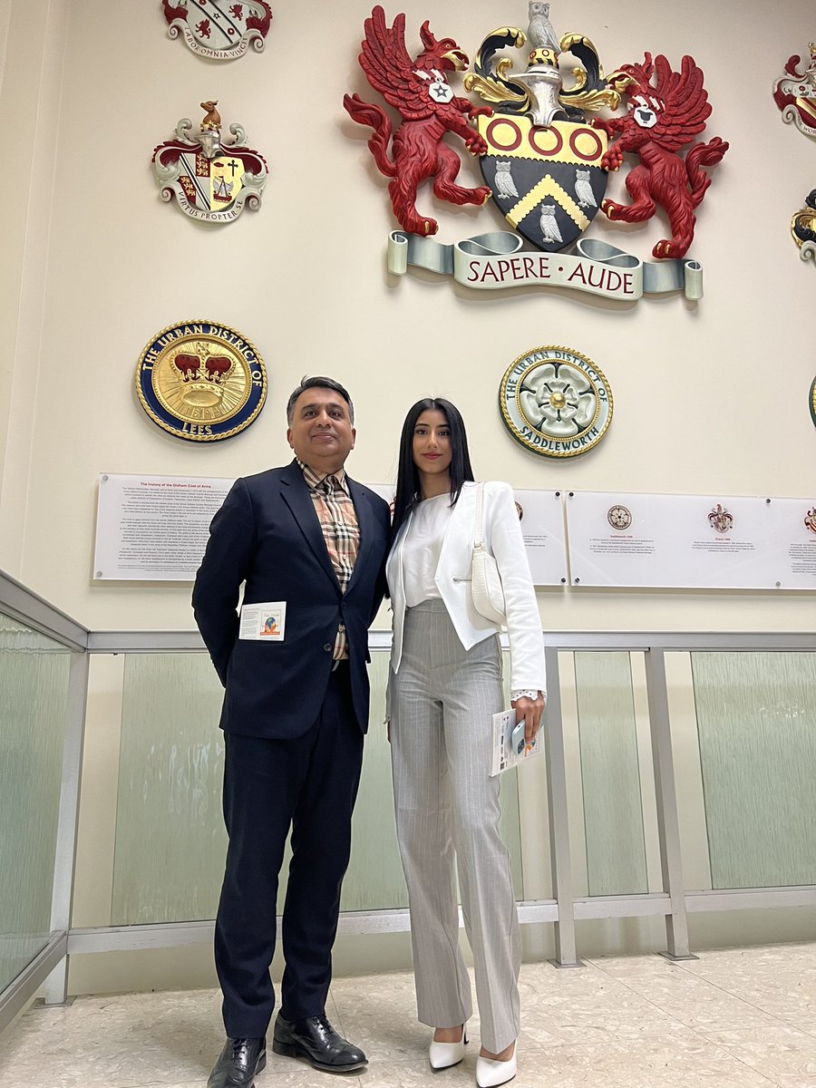 fantastic #MayorMakingCeremony for @OldhamCouncil @ChauhanZahid 👏👏👏👏👏👏#Oldhamhour plus a super well done to our @Youth_Mayor the amazing @HamraHanifAli who did fantastic job being #YouthAmbassador for #loveoldham over the last year @Harry1Catherall @OsmanSayyed