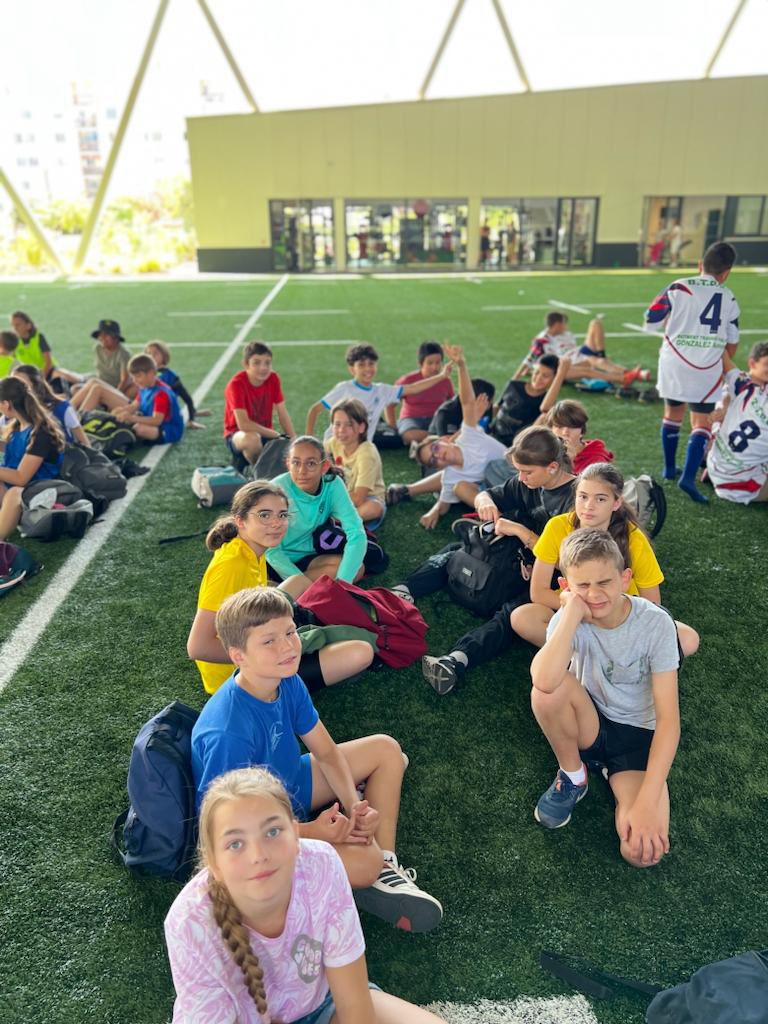 AS PEIRESC 83 (@aspeiresc) on Twitter photo Aujourd’hui c’était journée au <a href="/RCTofficiel/">RCT – Rugby Club Toulonnais</a> pour nos élèves de l’as du <a href="/COLLEGEPEIRESC/">Collège NC Fabri de Peiresc</a> ! Magnifique journée par <a href="/Unss_Nice/">Unss Academie Nice</a> <a href="/UnssVar83/">UNSS Var 83</a> ils étaient accompagnés de Mme Fenouillet et Fabien (AED). Aujourd’hui c’était journée au <a href="/RCTofficiel/">RCT – Rugby Club Toulonnais</a> pour nos élèves de l’as du <a href="/COLLEGEPEIRESC/">Collège NC Fabri de Peiresc</a> ! Magnifique journée par <a href="/Unss_Nice/">Unss Academie Nice</a> <a href="/UnssVar83/">UNSS Var 83</a> ils étaient accompagnés de Mme Fenouillet et Fabien (AED).