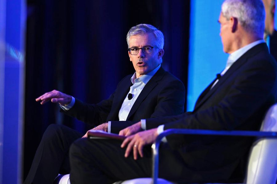 Vanguard CEO Tim Buckley tiptoes around ESG and embraces AI at the ICI conference buff.ly/427tjUe #InvestmentNews @MarkSchoeff #ESG @Vanguard_Group