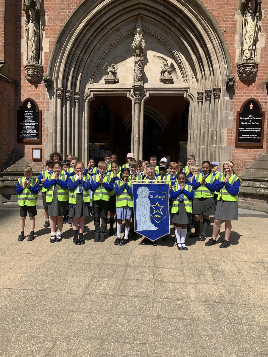 Year 5 were excellent ambassadors at the Good Shepherd Mass at St. Chad’s Cathedral today. They proudly presented the proceeds of our Lenten fundraising for the Good Shepherd appeal, to Father Hudson’s Care. @FatherHudsons @StJohnBoscoCA #catholicsocialteaching #teamstmarys