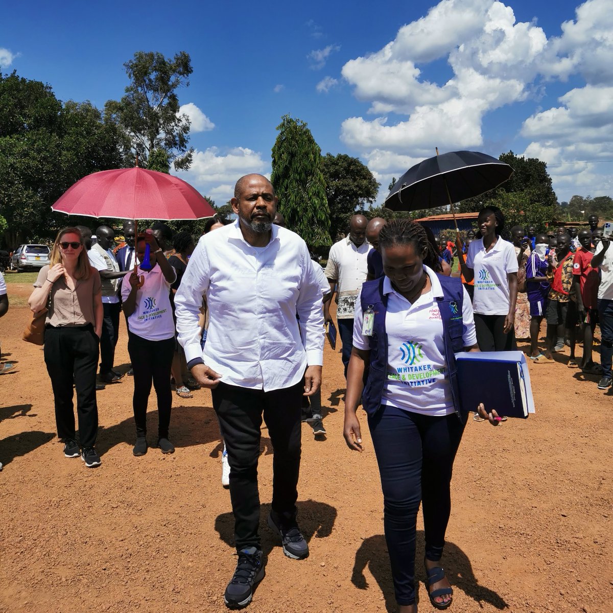 connectWPDI's tweet photo. This sports initiative is supported by Svenska Postkodstiftelsen, whose Deputy Secretary General, Teresa Vieglins, joined us to kick the first ball!
#postkodeffekten #projectforchange #fieldtrip #forestwhitaker https://t.co/z3YPnM7ahL
