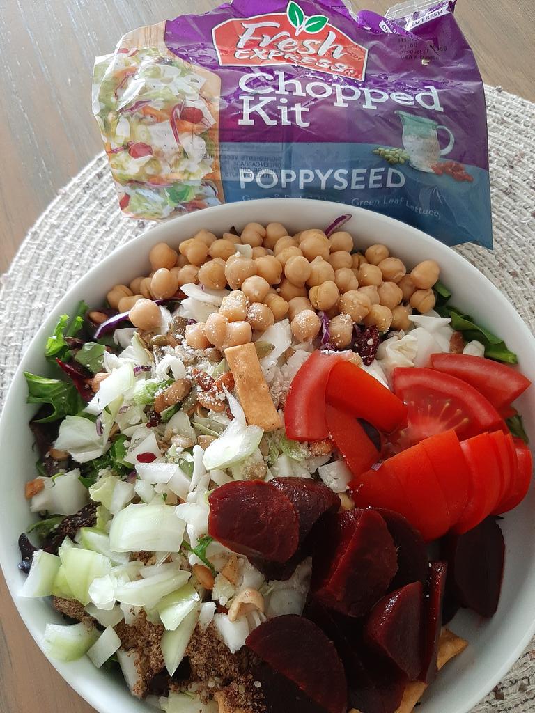 My daily masterpiece with the help of FRESH EXPRESS @FreshUpdates 
#freshsaladcreations #sweepstakes