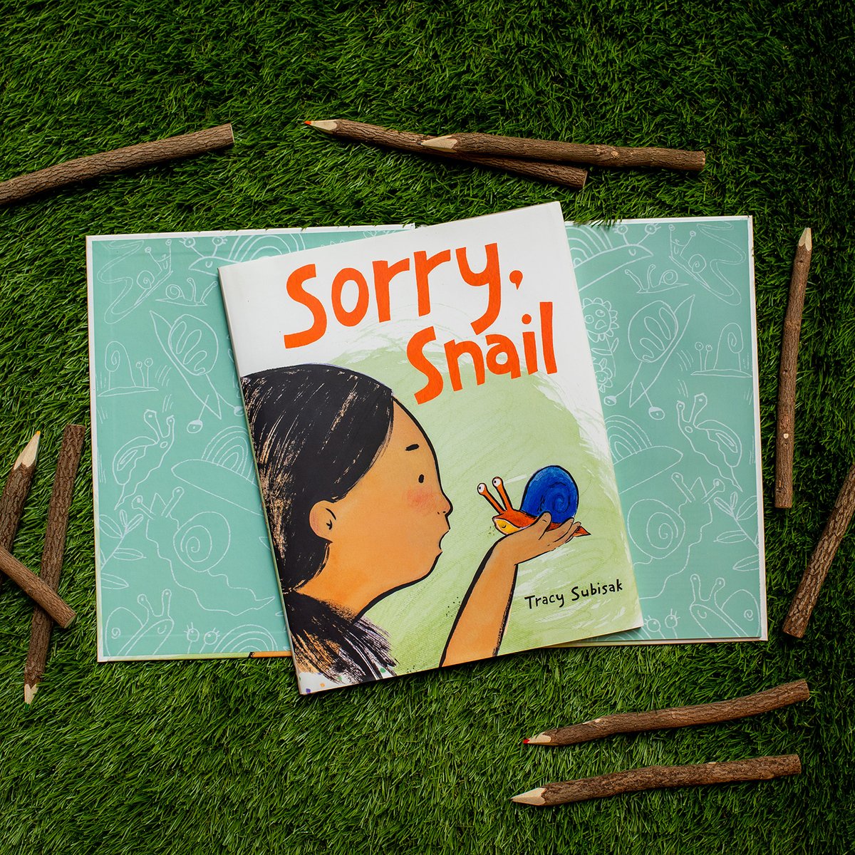LittleBrownYR's tweet photo. It's darn tootin' time for some snaily justice! 🐌 Forget what you think about snails, have you ever considered what snails think about YOU? #SorrySnail @subisnacks https://t.co/OL3YncOQUl