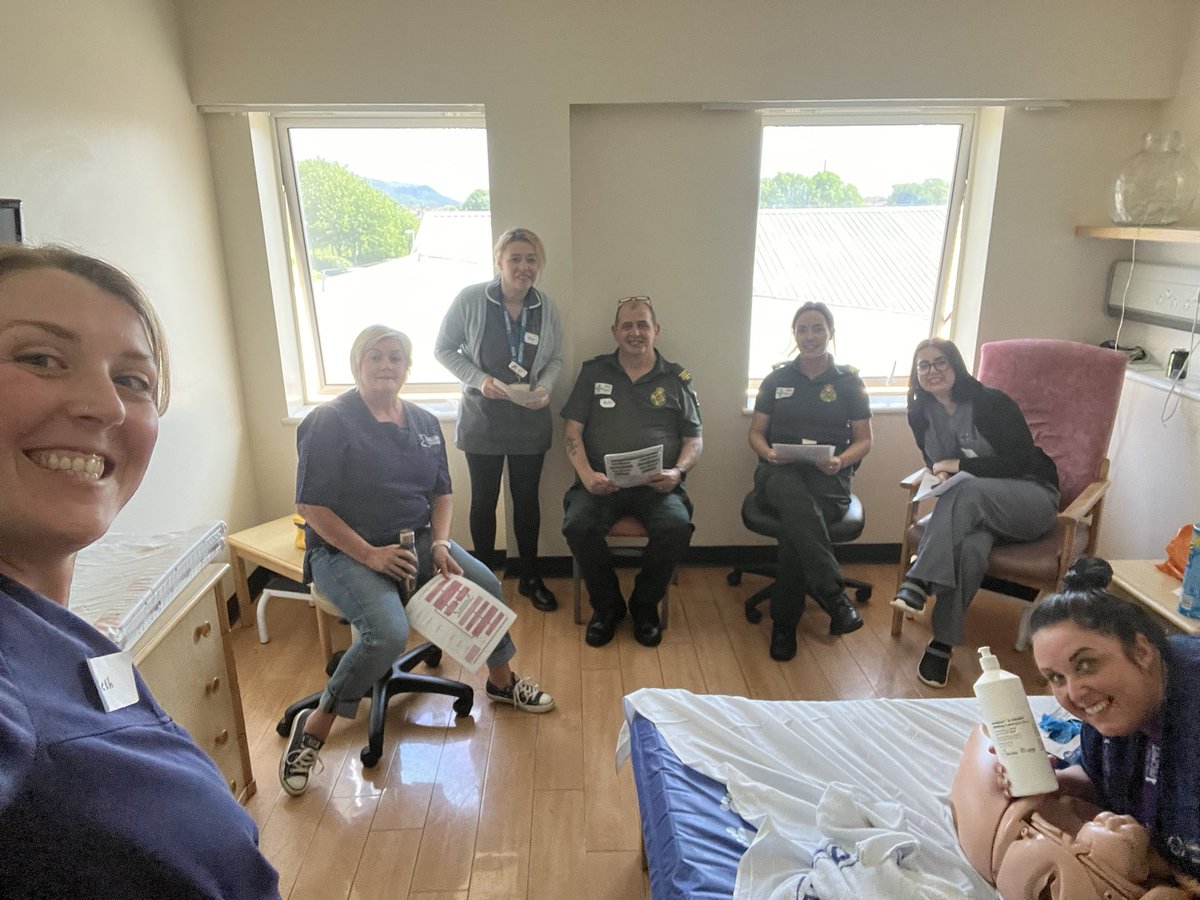 A truly psychologically safe approach in <a href="/SwanseabayNHS/">Swansea Bay NHS</a> with this community <a href="/PromptWales/">PROMPT Wales</a> day. A collaborative approach with <a href="/WelshAmbulance/">Welsh Ambulance</a> and community midwives. Lots of smiles, lightbulb moments and appreciation for each others roles. What a great day it’s been <a href="/JenileeCH85/">Jenilee Harrison</a> 🤩