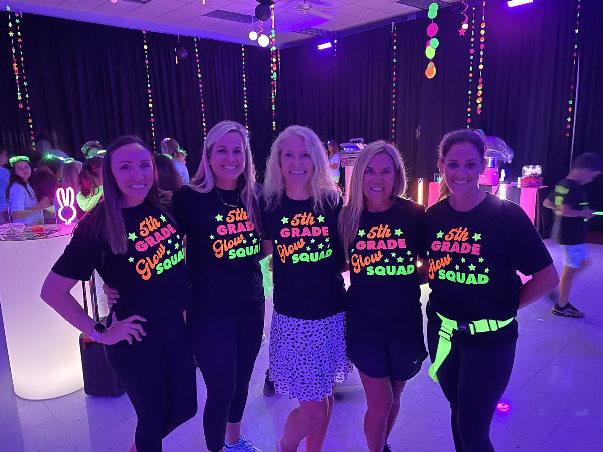 🌟Let’s glow! 🌟<a href="/LPEPanthers/">Lake Park Elementary</a>