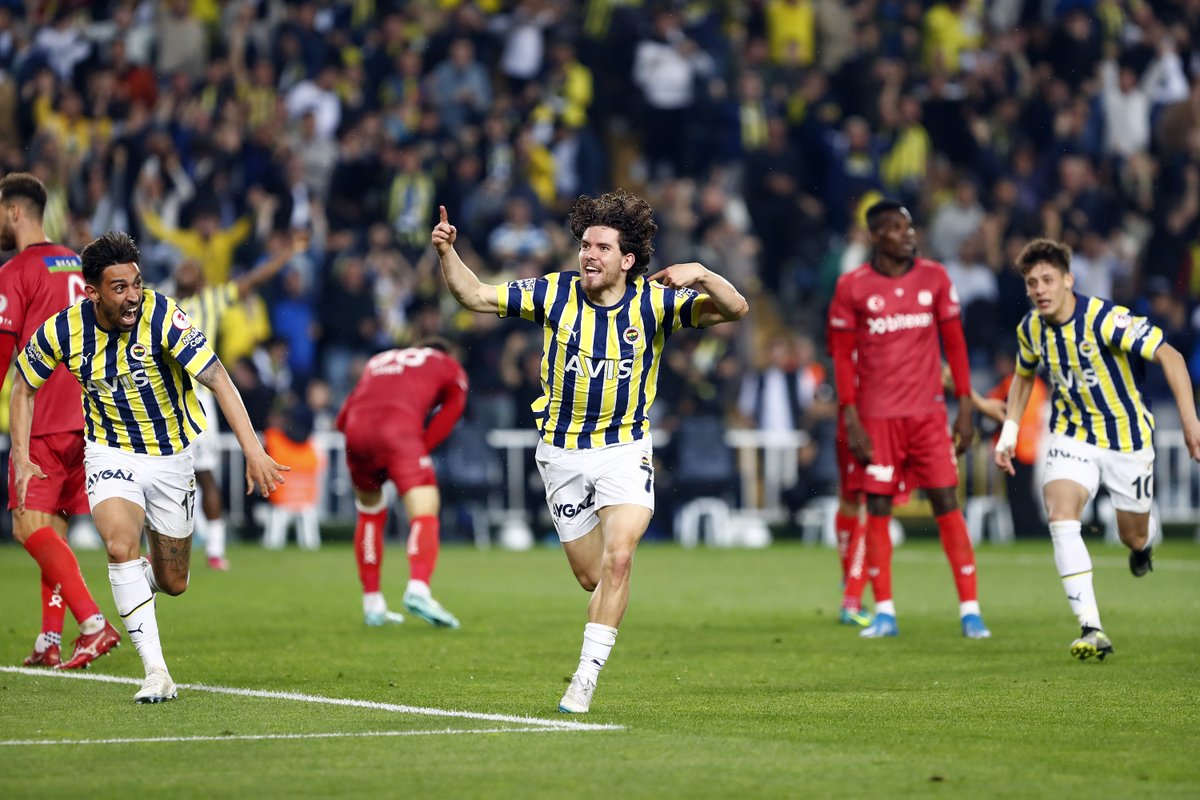 Fenerbahce's tweet photo. 𝓕𝓮𝓻𝓭𝓲 💪 https://t.co/01X0j4gUso
