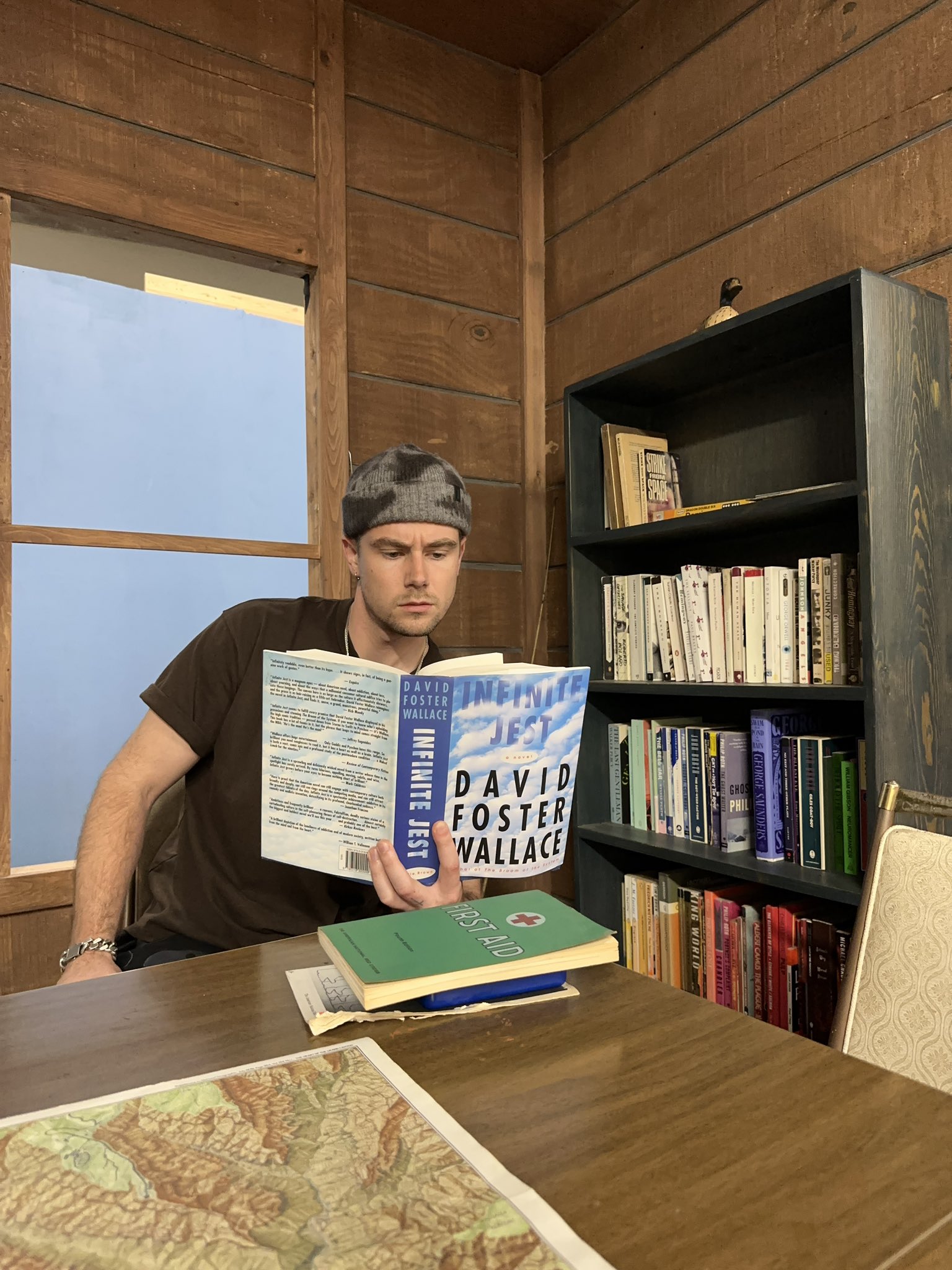 Jak Knife 🔪 on X: Stayed in a cabin all week to finally finish this book  t.coV59Mfuk00w  X