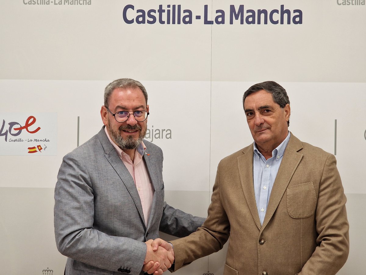 JCCMGuadalajara's tweet photo. 🤝Es un placer: el @gobjccm vuelve a colaborar con la #Caballada de #Atienza, una romería declarada como Fiesta de Interés Turístico Nacional

📅Se celebra este domingo 28
  ℹ️  Más datos sobre esta cita: https://t.co/Qp4D7CEMx6

#conlaCultura https://t.co/ssVJQqcxfW