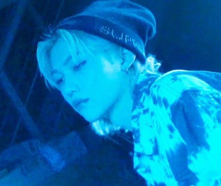 lgbilx's tweet photo. One Shot | Hyunlix.
↳ Moth To A Flame. 🔞

Flx vive en la monotonía de una relación que lo tiene harto y agotado, por lo que por la noches vive su vida en un viejo barrio donde frecuenta a aquel chico de cabellos negros que lo hace olvidarse de todo. https://t.co/Qc6eZvm9Kn