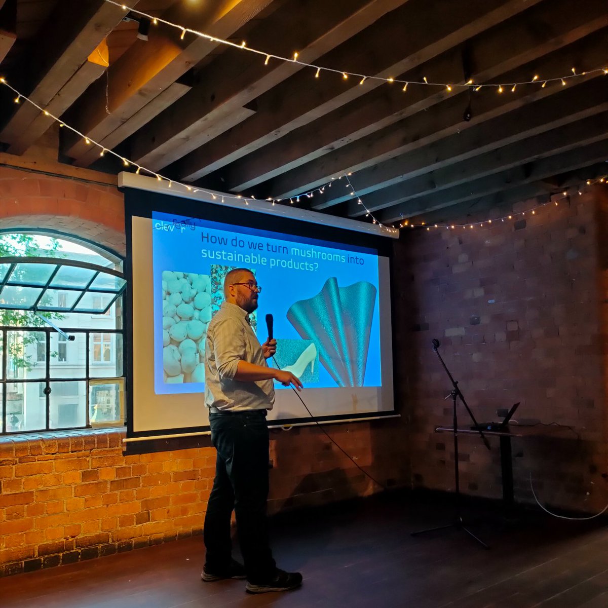 Amy Johnston (@amyljohnston1) on Twitter photo Talk 2: learning about making new products out of mushrooms 🍄 with Dr. Peter Wellham from <a href="/reallycleverco/">Really Clever</a>
#Pint23 #PlantEarth <a href="/STEM_ON_Notts/">STEM Outreach Notts</a> #🍄 Talk 2: learning about making new products out of mushrooms 🍄 with Dr. Peter Wellham from <a href="/reallycleverco/">Really Clever</a>
#Pint23 #PlantEarth <a href="/STEM_ON_Notts/">STEM Outreach Notts</a> #🍄