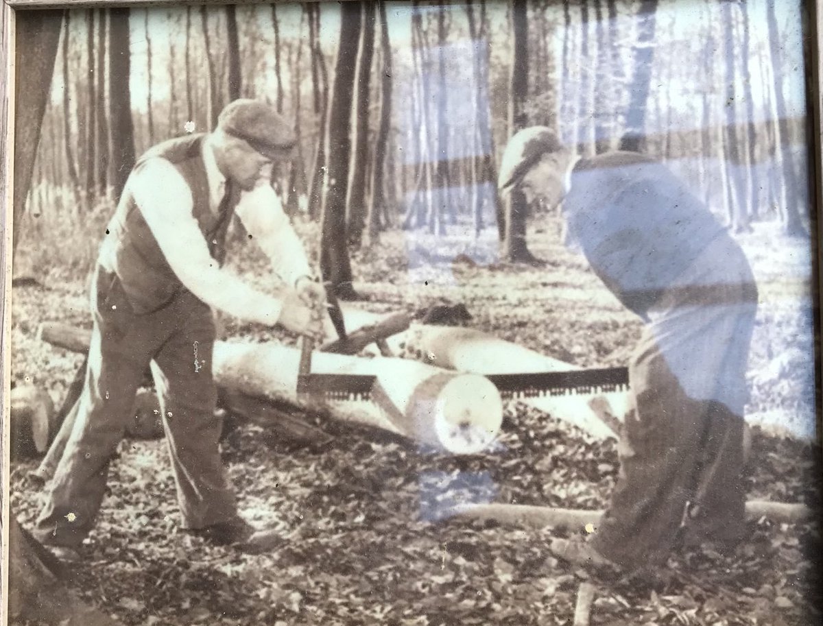 NickGammage's tweet image. Love this old photo of a Chilterns “bodger” at work early last century. Cap, collar, tie, cig on the go -  no gloves, goggles, hard hat or ⁦power saw in view ⁦@ChilternsAONB⁩ ⁦@VisitChilterns⁩ #chairmaking #workinglife ⁦@ChilternsNT⁩
