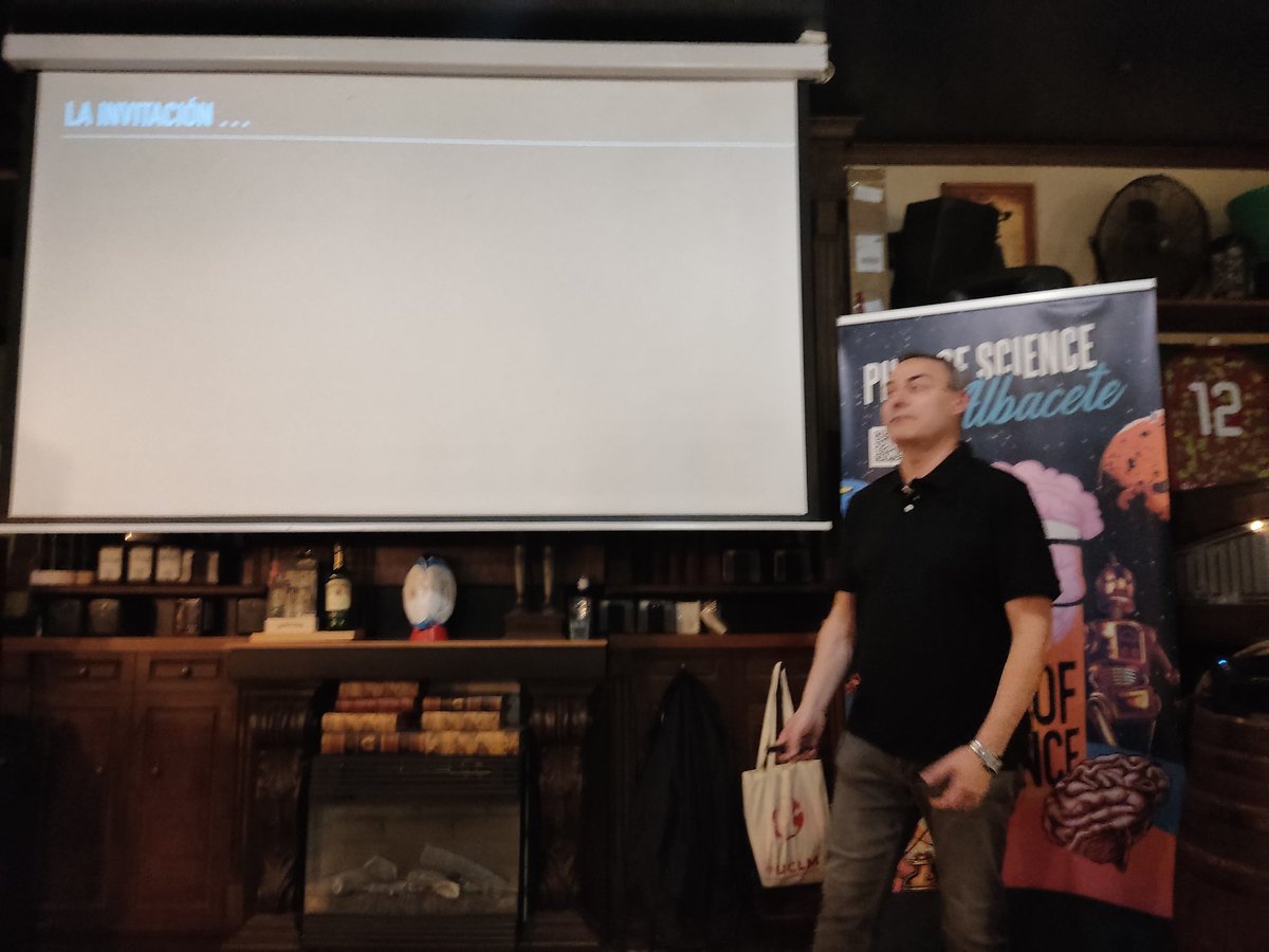 Fran_Jareno's tweet image. Última ponencia del festival @pintofscienceES #Pint23ALB #Pint23ES con #JoseAntonioGamez hablando sobre IA, ¿Ángel o Demonio?
@esiiab @UCLMdivulga @uclm_es 
@ivarea @najera2000 @ana__escribano @CEstefaniaC @CarmenM_Leon