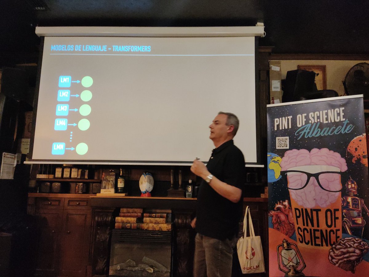 Última ponencia del festival @pintofscienceES #Pint23ALB #Pint23ES con #JoseAntonioGamez hablando sobre IA, ¿Ángel o Demonio?
@esiiab @UCLMdivulga @uclm_es 
@ivarea @najera2000 @ana__escribano @CEstefaniaC @CarmenM_Leon