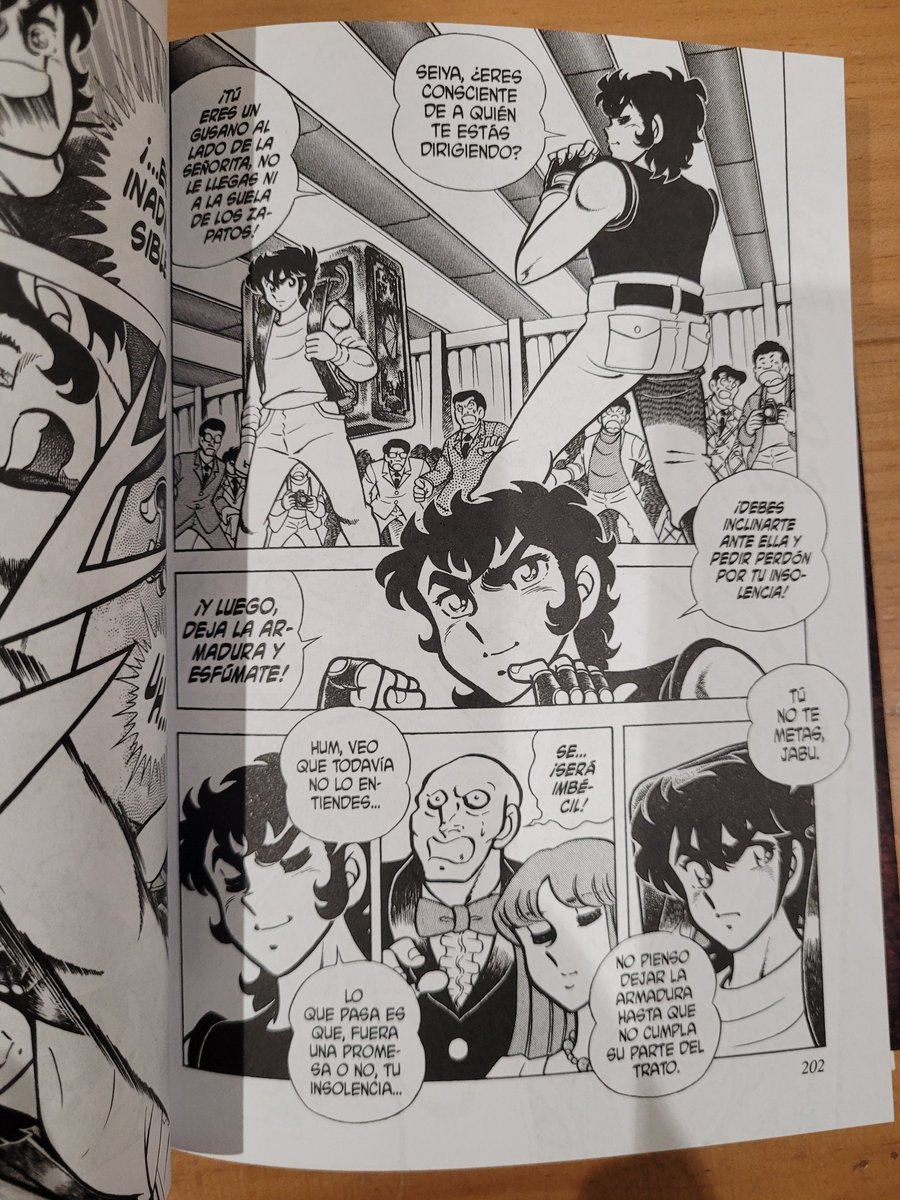 QBaeza's tweet image. Ya tengo en casa esta nueva versión del manga de Los Caballeros del Zodiaco. Revisada, corregida y con añadidos de los últimos años para darle más coherencia a la historia (por cierto que sigue en curso) #SaintSeiya #FinalEdition @PlanetadComic