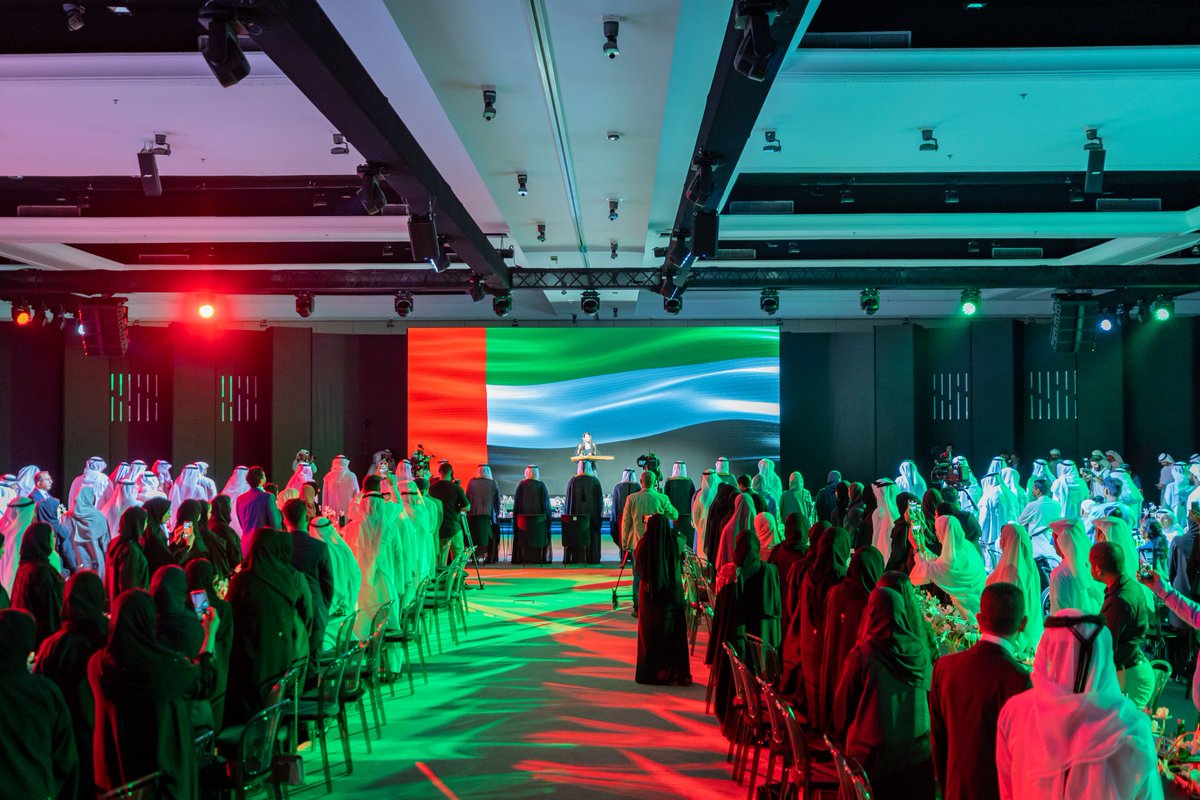 أجواء تخطف الأنظار!

لمحات مميزة من حفل إعلان نتائج مشروع تعداد الشارقة 2022.

#أنت_مهم
#Shj #UAE #Statistics #DSCDShj #youcount