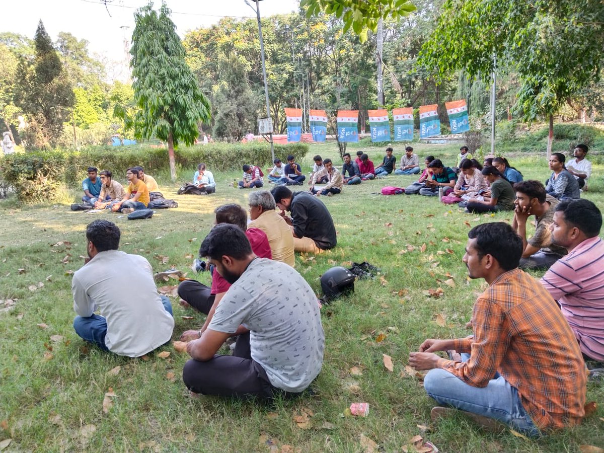 NSUI_BHU's tweet photo. एनएसयूआई बीएचयू इकाई द्वारा पंडित जवाहरलाल नेहरू जी की स्मृति में मधुबन वाटिका, बीएचयू में भाषण प्रतियोगिता का आयोजन किया गया। https://t.co/GGMNbUkHsR