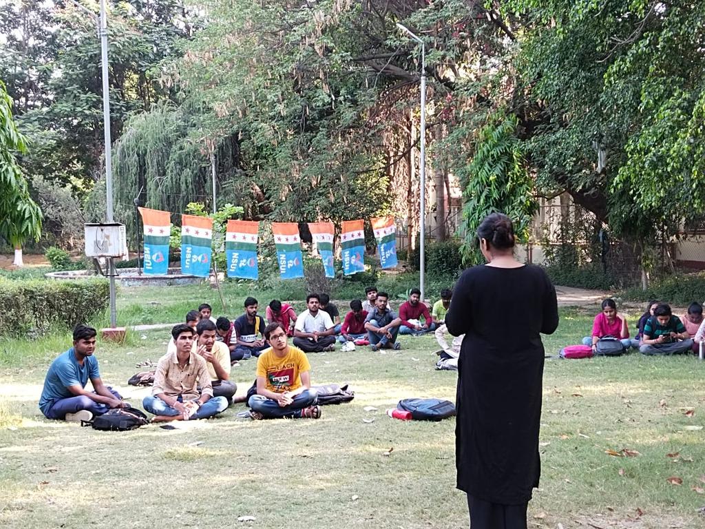NSUI_BHU's tweet photo. एनएसयूआई बीएचयू इकाई द्वारा पंडित जवाहरलाल नेहरू जी की स्मृति में मधुबन वाटिका, बीएचयू में भाषण प्रतियोगिता का आयोजन किया गया। https://t.co/GGMNbUkHsR