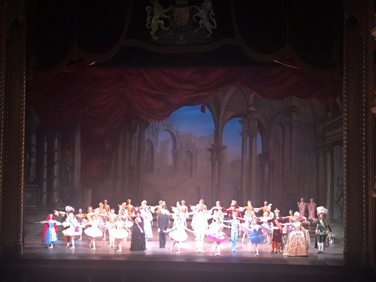 svp12svp's tweet photo. #ROHBeauty : beautiful #TheSleepingBeauty live-streamed tonight into #Newquay ! I saw it at #ROH in 2019 and it’s as stunning as I remember! 🩰❤️ @WTW_Newquay https://t.co/Q5aCRMDIej