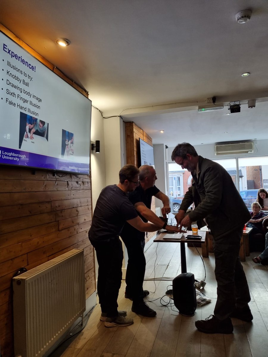 Our first interval activity of the night...The Real, The Fake and The Stroker 
#sensoryillusions #Pint23