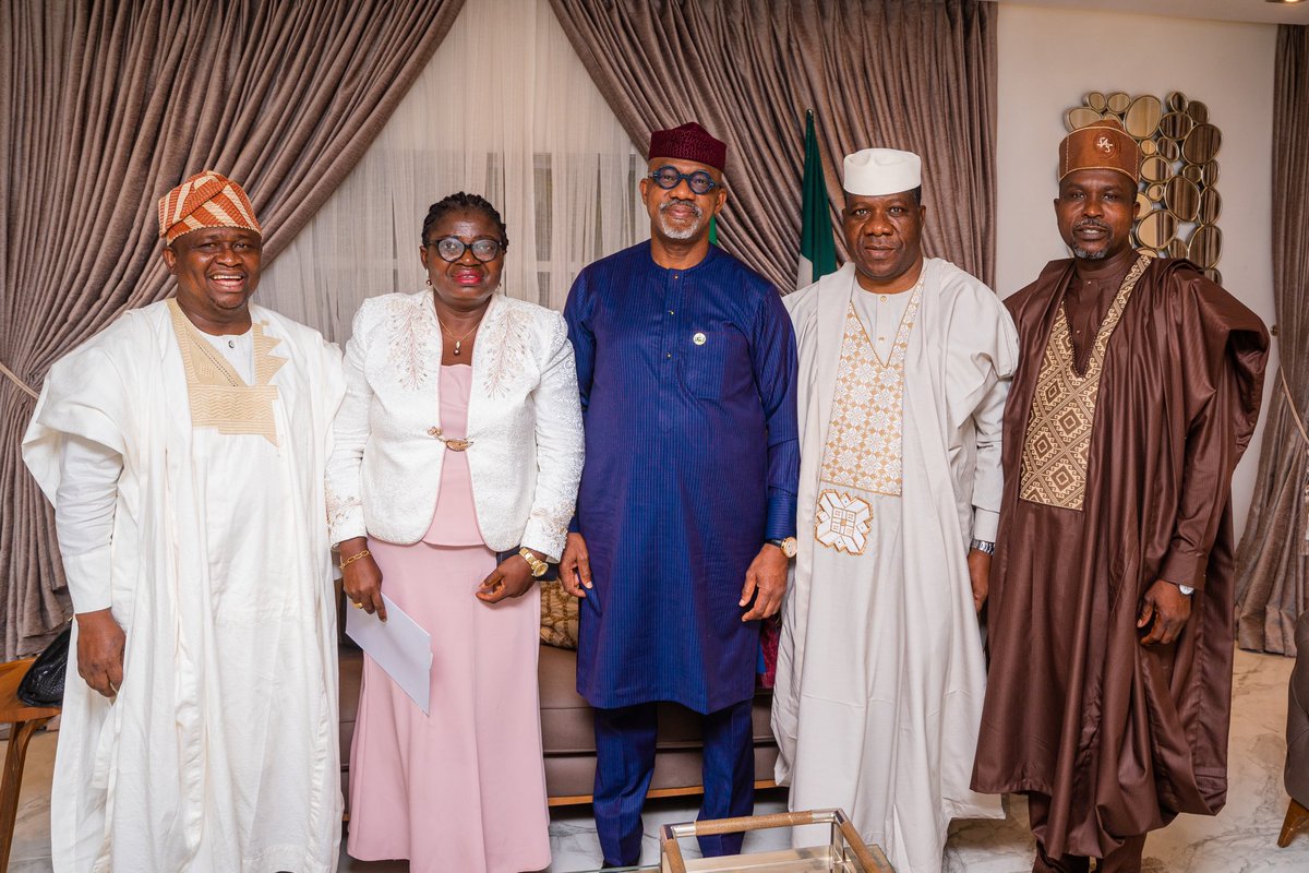 DapoAbiodunCON's tweet photo. I received in audience, the newly appointed Accountant-General of the Federation, Dr. Oluwatoyin Madein who is a proud daughter of Ogun State. 

On behalf of the government and the good people of Ogun State, we presented her a congratulatory letter and wish her a successful stay in office.