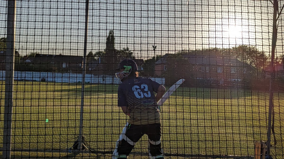 As the sun sets, the u15s are making the most of it with an extra net session
#SWMCC #JuniorCricket #CricketTwitter #Chorlton #SouthManchester