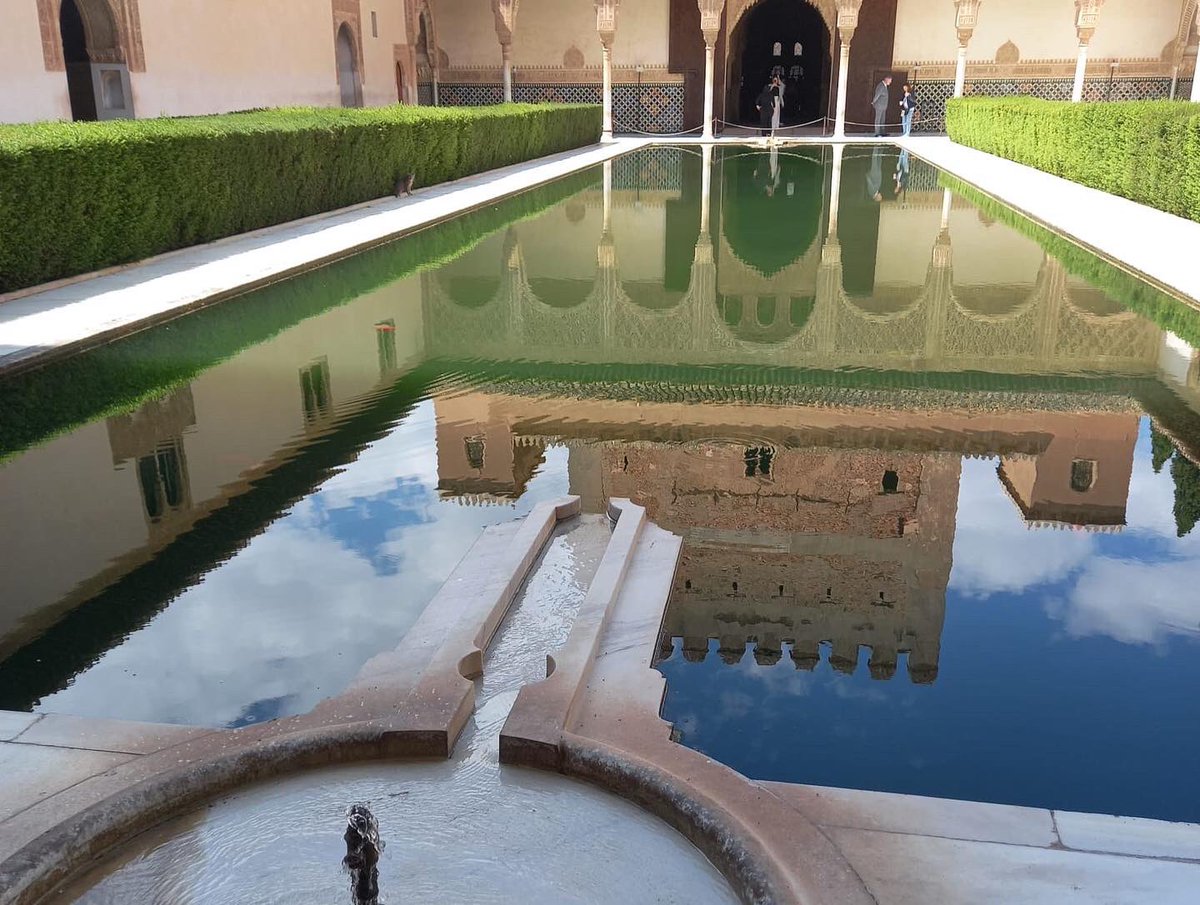 ciamariapuente's tweet image. Hoy los #alumnos de #2ºESO visitan La Alhambra de Granada  y Generalife @alhambracultura #excursionesescolares #comprometiendonoscrecemoscomopersonas @cmariaeducacion @ciamariapuente