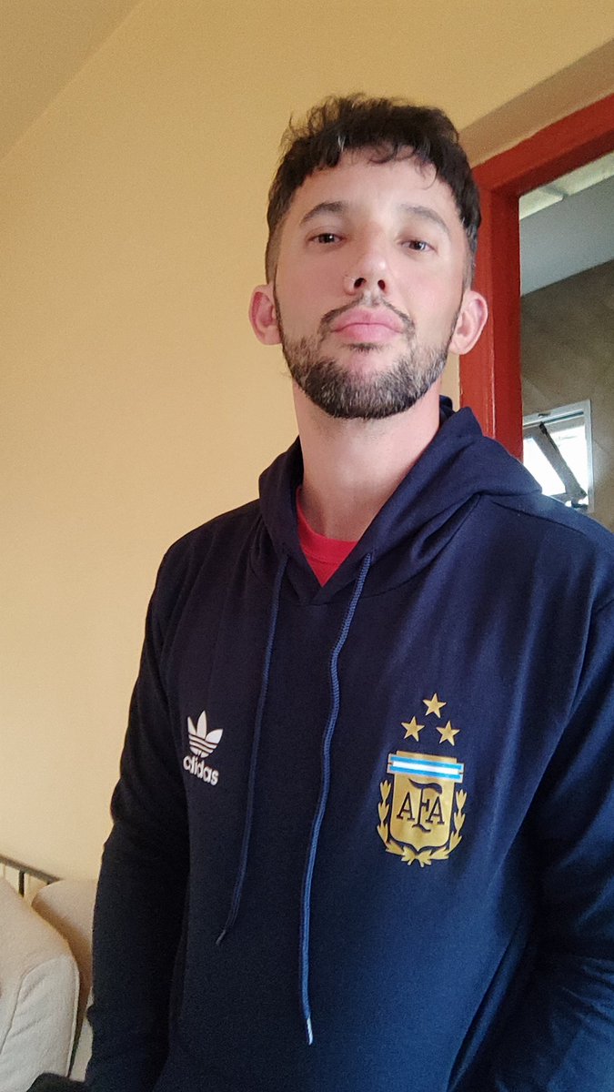 SebaGranate's tweet image. Buzo media estación de la selección campeona del mundo 🇦🇷. Promoción no válida para Chile y México. 
📍Talles del M al XXL.
📍$9800 y 3 cuotas sin interés por MP
📍10 % de descuento con transferencia.