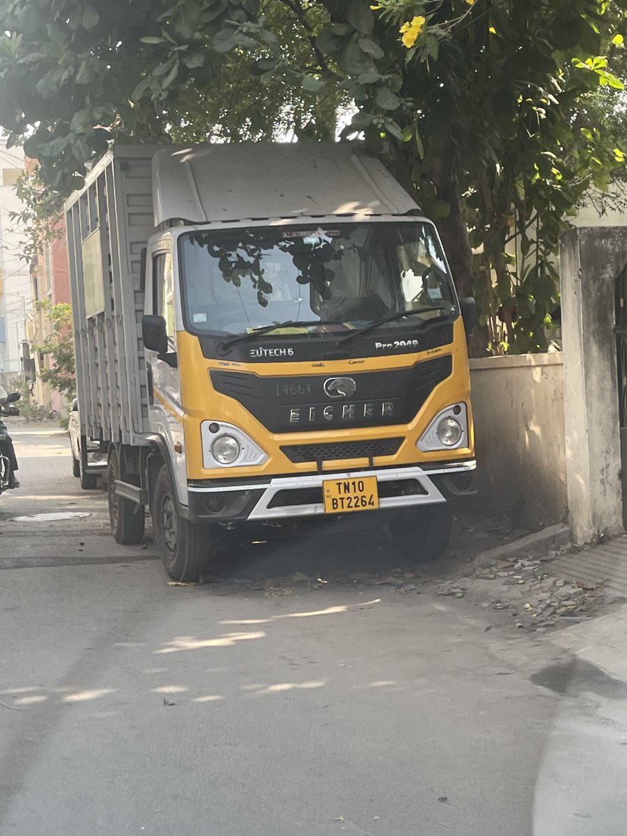 These illegal vehicles used for water can business are being parked and obstructing nearly half the street making the street nearly unusable for the public people.

Kindly take necessary action.!

#greaterchennaipolice 

Location: Suresh Nagar, 2nd Street, Porur, Chennai-600116