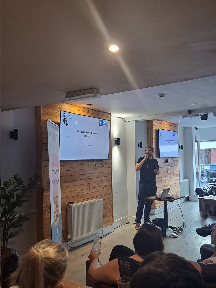 mbi3_anna's tweet photo. Our second speaker is Dr Chris Scholes from the University of Nottingham giving a talk on the neuroscience of visual illusions
#thedress #visualillusions 

Is the dress white and gold or black and blue???
That is the question...

@pintofscience 
@STEM_ON_Notts https://t.co/gS86HIG0hv