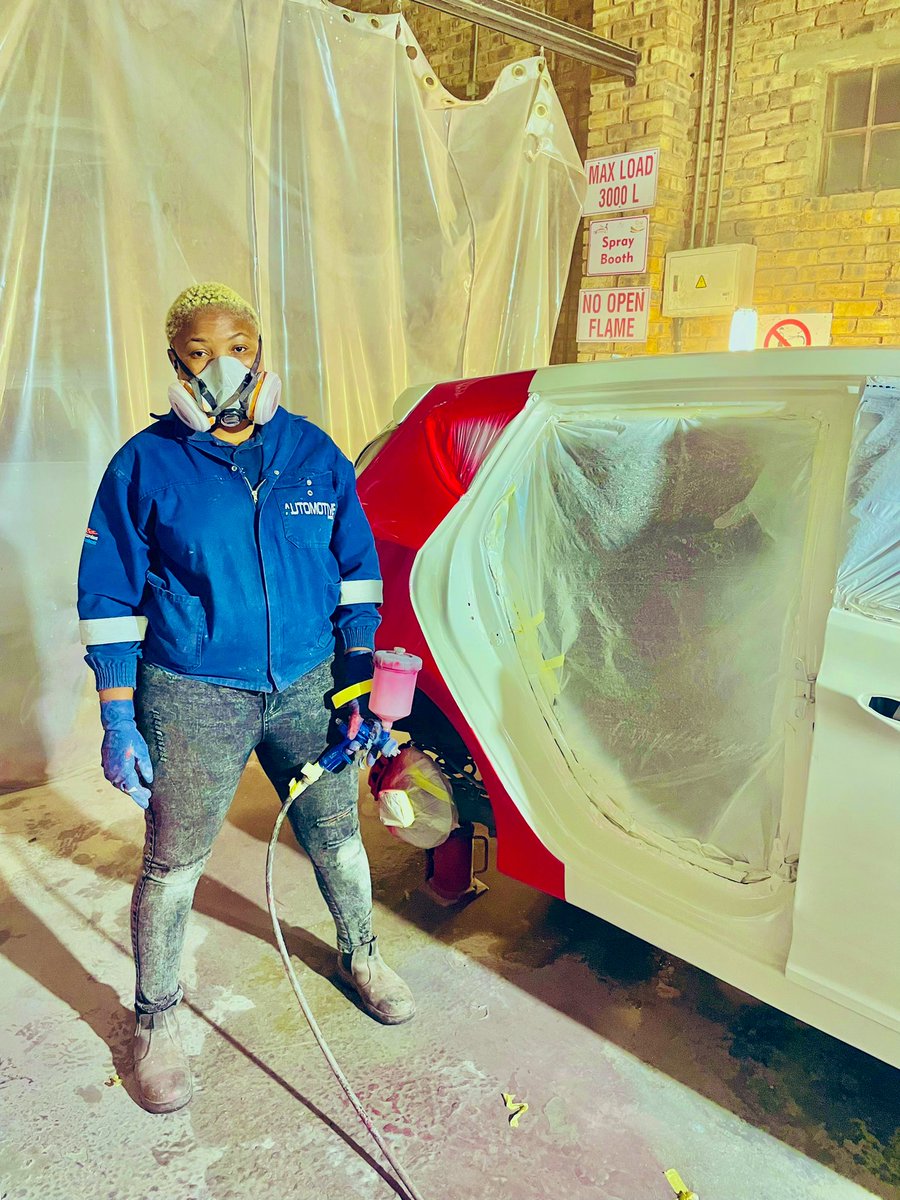 automotive_pros's tweet photo. Working late into the night is a great feeling, but it’s not always easy.
Night shifting 📍 https://t.co/CS1vxuTCek