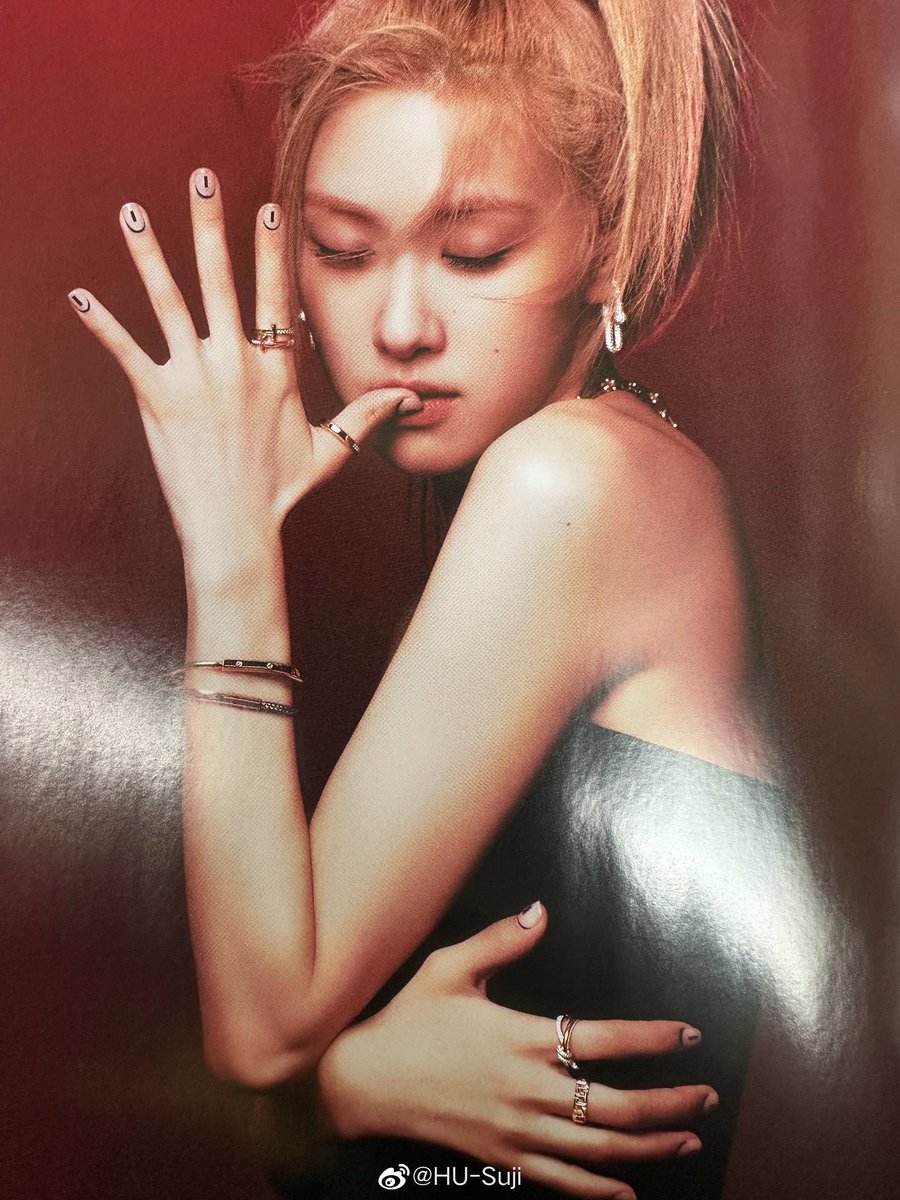 misskoreaJisoo's tweet photo. P: El canal de YouTube de BLACKPINK entró recientemente en los Récords Mundiales Guinness. Con más de 30.9 mil millones de visitas acumuladas, se ha convertido en el canal de música más visto. Los registros se actualizan todos los días, pero estos números se (+) https://t.co/C5DZ7kJUmQ