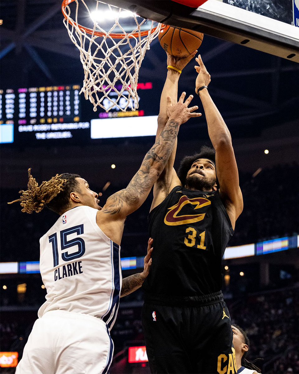 Leigh Bacho tweet media