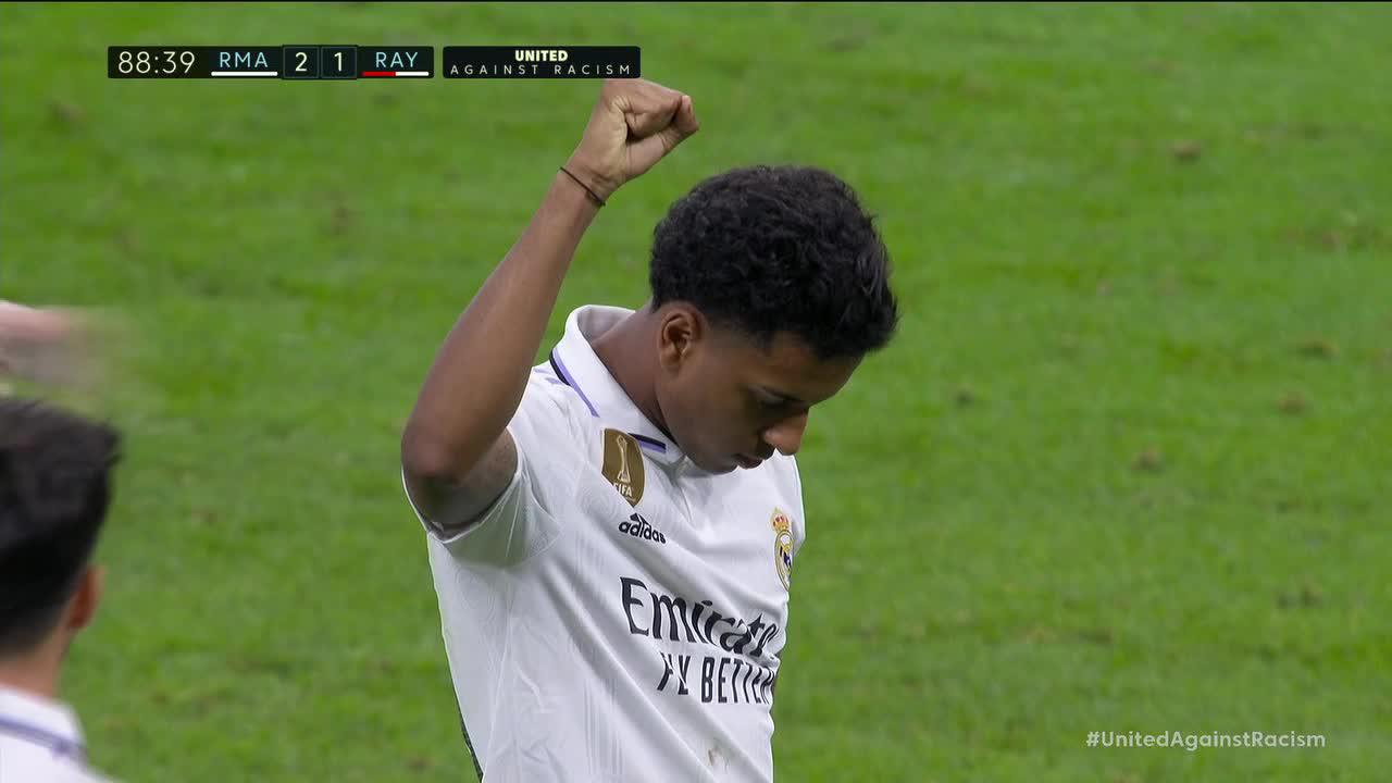 Rodrygo secures the win for Madrid and raises a fist for Vini Jr. ✊”