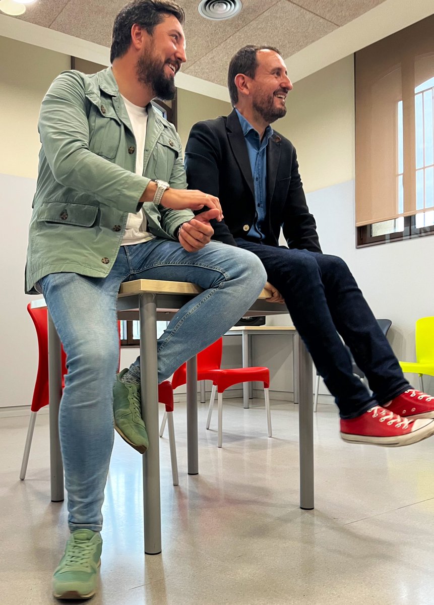 marcruiz8's tweet photo. Hoy hemos estado hablando de seguridad. Presentando propuestas útiles e innovadoras y sabiendo que hay mucho trabajo por delante, pero nuestro motor es la ilusión y las ganas de trabajar por esta gran ciudad, Badalona.
#DefiendeLoQuePiensas @guijarroruben @fercarreralopez https://t.co/UbVVdaaWxw